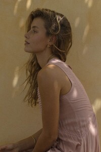 Issy-Pleated-Pink-Maxi-Dress-Closeup-SS23.thumb.jpg.9ad09ca869a603c2b49dec07fd4a74f7.jpg