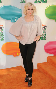 JENNIE-GARTH-at-25th-Annual-Nickelodeon-Kids’-Choice-Awards-in-Los-Angeles-12.jpg