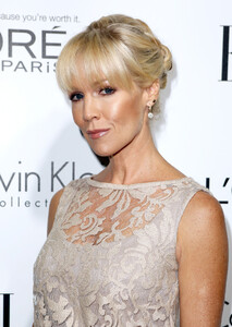 JENNIE-GARTH-at-ELLEs-Women-in-Hollywood-Event-in-Beverly-Hills-2.jpg