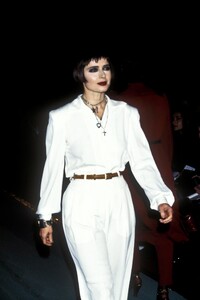 JeanPaulGaultier1995WomenRTW12.thumb.jpg.38d7b90ae5e2033c4ec1d53b01822e84.jpg