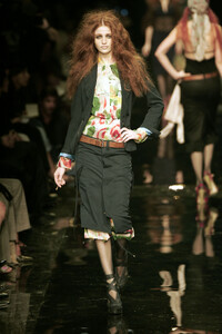 JeanPaulGaultier2005WomenRTW31.thumb.jpg.616e62266f333de5efa4007827b3606d.jpg