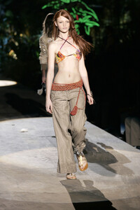 JustCavalli2005WomenRTW72.thumb.jpg.8ffac741dbdcb04bfb7ed0ebc2482e82.jpg