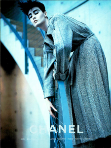 Lagerfeld_Chanel_Fall_Winter_1998_99_02.thumb.png.ea5eee1d81db24900c9df90510bff33e.png