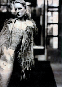 Lagerfeld_Fendi_Fall_Winter_1998_99_Promotion_10.thumb.png.ddfd51edbc95c0e7a97f065e6d65dd83.png