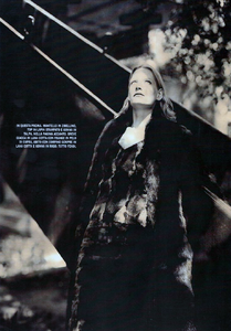 Lagerfeld_Fendi_Fall_Winter_1998_99_Promotion_11.thumb.png.e3e388cfc712acea213a2150da409221.png