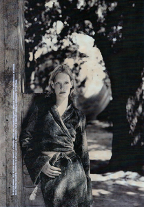 Lagerfeld_Fendi_Fall_Winter_1998_99_Promotion_15.thumb.png.1c05563c961ae6c891a066a53b029639.png