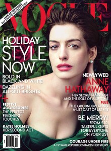Leibovitz_US_Vogue_December_2012_Cover.thumb.jpg.f1d77a2a1678eb02a90965772cb1b976.jpg