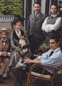 Leibovitz_US_Vogue_September_2012_14.thumb.jpg.a08cefac6be0c05924ca9717647dd622.jpg