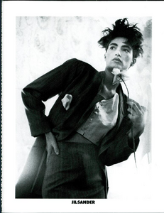 Lindbergh_Jil_Sander_Spring_Summer_1985_04.thumb.png.3b0fd3ae7f0c4330705f4508efb90321.png