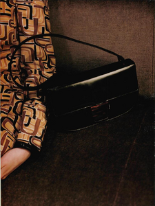 Luchford_Prada_Fall_Winter_1996_97_03.thumb.png.d06772fc150cf1dc739a3bef74fbe646.png