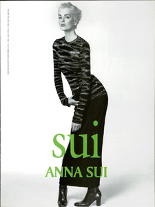 Meisel_Anna_Sui_Fall_Winter_1996_97_01.thumb.png.76b65ab4c865c57846fe63e5ecaf05df.png