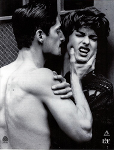 Meisel_Dolce__Gabbana_Fall_Winter_1990_91_01.thumb.png.fbf708f57b139762ea1f0bfdce0e029b.png