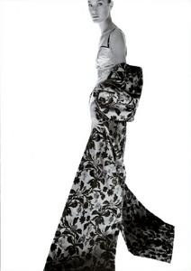 Meisel_Dolce__Gabbana_Fall_Winter_1998_99_06.thumb.png.553eb9232e78703b48b08a8e41d838d1.png