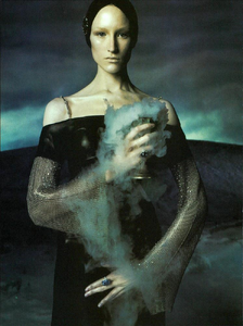 Meisel_Versace_Fall_Winter_1998_99_06.thumb.png.6dc81842da73c5043cbb0bf02bc5cb85.png