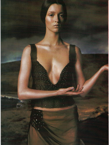 Meisel_Versace_Fall_Winter_1998_99_10.thumb.png.9a4dbc3586b460a3053581d38a6b067d.png