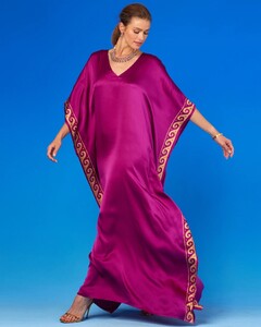 MinervaSilkKaftaninTyrhianPurple_2734_lores.jpg