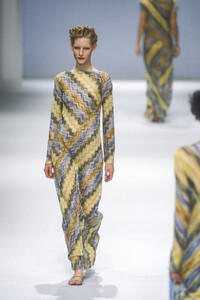 Missoni1997WomenRTW19.thumb.jpg.39e161c208c57d53c17a78dc42f917ea.jpg