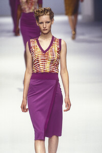 Missoni1997WomenRTW38.thumb.jpg.0f60b1bb3abe9166b52d2fc4f07dbeb3.jpg