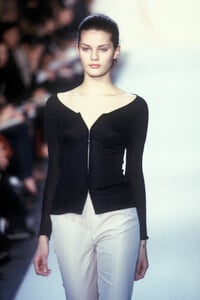 NarcisoRodriguez1999WomenRTW26.thumb.jpg.e66b5a51ab274b7a244196f81cdbf6f7.jpg