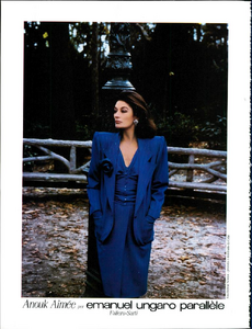 Newton_Emanuel_Ungaro_Parallele_Spring_Summer_1985_04.thumb.png.ef66497d5bde13c2744e06eb40510527.png