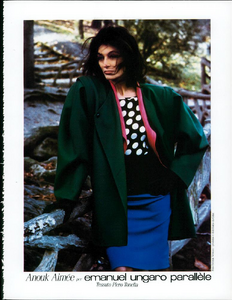 Newton_Emanuel_Ungaro_Parallele_Spring_Summer_1985_05.thumb.png.e2d533b9835715dd5b846f929d2f4d76.png