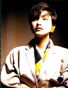 Pianoforte_by_Max_Mara_Spring_Summer_1985_04.thumb.png.2964022bc95b51a3ff3082564d1a4763.png