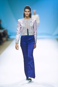 PierreBalmain1999HauteCouture108.thumb.jpg.fcaef3f956b10e5536b3fcc427f0de7b.jpg