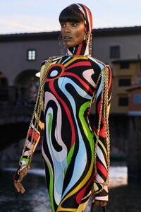 Pucci-EP-details_040.thumb.jpg.326a0d0d7407644d86221ea74e96688e.jpg