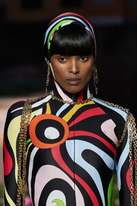Pucci-EP-details_40bis.thumb.jpg.9ffd9115476550cdbb520023e6560005.jpg