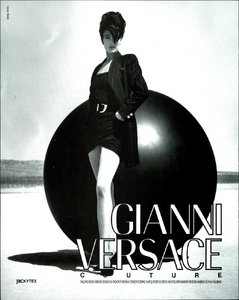 Ritts_Versace_Fall_Winter_1990_91_01.thumb.png.1c44f92d464458955a5104324b30856c.png