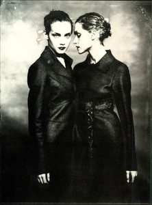Roversi_Alberta_Ferretti_Fall_Winter_1998_99_11.thumb.png.0edae077894f3e36b0b87fba732eea9d.png