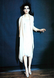 Roversi_Anna_Molinari_Fall_Winter_1998_99_05.thumb.png.67661e81fc2c17cecb85867d69d6a4d4.png