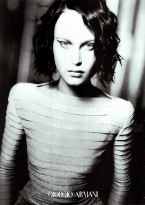 Roversi_Giorgio_Armani_Fall_Winter_1998_99_02.thumb.png.6928739a3ea5f8b0e23f2450c571ab9f.png