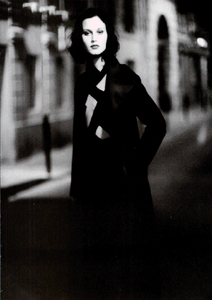 Roversi_Giorgio_Armani_Fall_Winter_1998_99_05.thumb.png.dcf347020d75778910ee909e19f7cfff.png