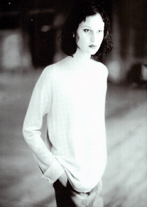 Roversi_Giorgio_Armani_Fall_Winter_1998_99_06.thumb.png.4d6cd8ccc60c5d6e0465cb4b5066968b.png