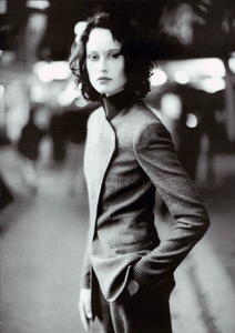 Roversi_Giorgio_Armani_Fall_Winter_1998_99_07.thumb.png.0511ac848277bfa5f88da8b6396c07c0.png