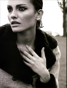 Saikusa_Valentino_Fall_Winter_1996_97_01.thumb.png.12508179101b6800fbfb744cd9ddadb8.png