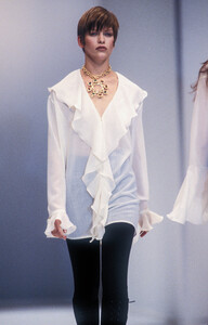 Salvatore Ferragamo FW 1993 RTW 24.jpg