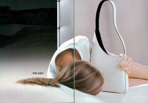 Schoerner_Prada_Fall_Winter_1998_99_04.thumb.png.26d082056fa6c934ee847dba38c8553a.png