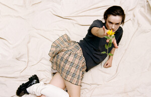Schon_Magazine_avacapri3.jpg