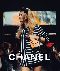 Screenshot2023-10-06at17-39-52CHANEL(@chanelofficial)Instagram-Fotosund-Videos.thumb.png.961d703cdd981a5f9b53648899bc4c97.png