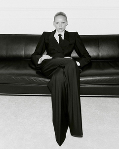 Screenshot2023-10-12at17-45-31VoguePolska(@vogue.polska)Instagram-Fotosund-Videos.thumb.png.5bfc69e694b0b40c9dd4b530d7922626.png