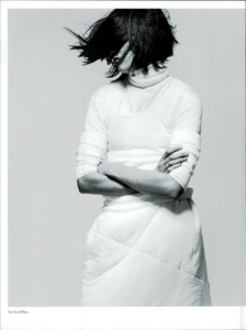 Sims_Jil_Sander_Fall_Winter_1998_99_01.thumb.png.57e95d531ca2b54aa24a627d5005f6e7.png