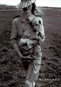 Testino_Burberry_Fall_Winter_1998_99_02.thumb.png.45489386a82ca4e8990d2f9b1ae6e272.png