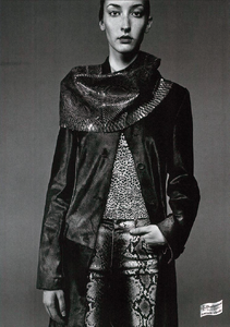 Testino_Roberto_Cavalli_Fall_Winter_1998_99_02.thumb.png.fdd19fdf7c1f9dc39065f1b2d8db95b1.png