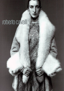 Testino_Roberto_Cavalli_Fall_Winter_1998_99_03.thumb.png.f490eaf56319fe3b51e94b34e32d5a32.png