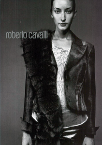 Testino_Roberto_Cavalli_Fall_Winter_1998_99_06.thumb.png.6db3559b3463758814634dc1747b64a9.png