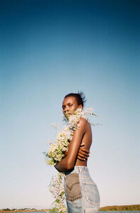 Tricia-Akello-MESO-Ane-Strydom-02.thumb.jpg.93f5b67abb4ac6e93d3992f9cc319cb7.jpg