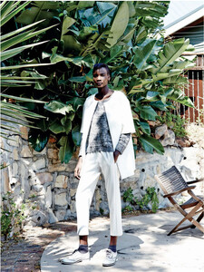 Tricia-Akello-Marie-Claire-South-African-June-2015-Ricardo-Simal-07.thumb.jpg.73892258d91b4dd9e2fb7971f43dad57.jpg