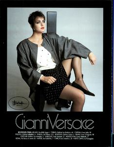 Versace_Spring_Summer_1985_05.thumb.png.23e46f0bb03aaac9db2883e910dca41e.png